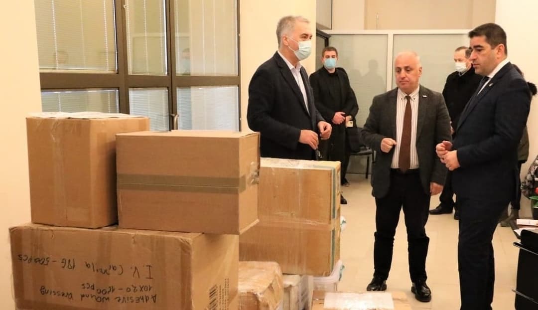 საქართველოს პარლამენტმა უკრაინისთვის ჰუმანიტარული დახმარების პირველი ნაწილი გააგზავნა