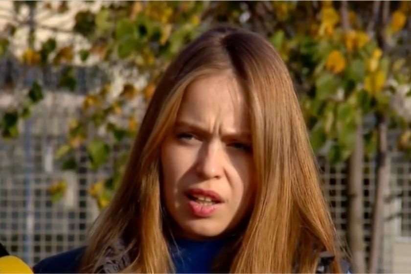 ლიზა იასკო – სახე და სხეული შესიებული აქვს, აქვს კანთან დაკავშირებული პრობლემები, გამონაყარი