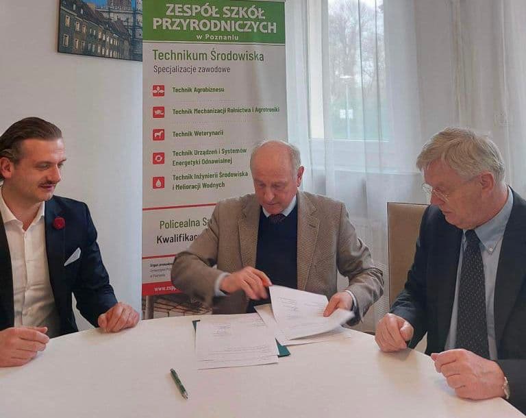 Frontnews image description