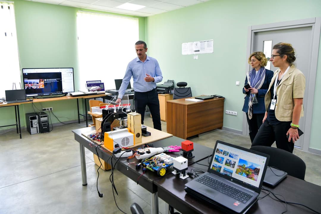 კოლეჯ “იბერიას” შვეიცარიის ელჩი სტუმრობდა