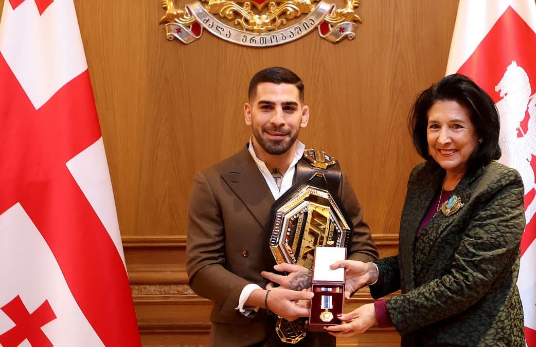 Frontnews image description