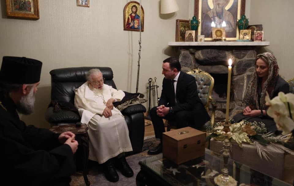 ირაკლი ღარიბაშვილი – მეუღლესთან ერთად ვესტუმრე ილია II-ს და პირადად მივულოცე 90 წლის იუბილე