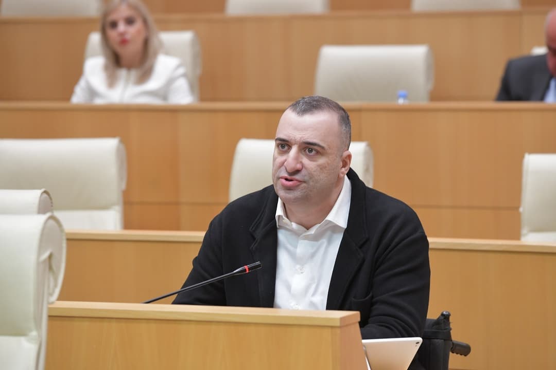 რატი იონათამიშვილი – არჩევნებით არ შეგიძლიათ და ამიტომ “მოლოტოვის კოქტეილებით“ გინდათ ხელისუფლებაში მოსვლა