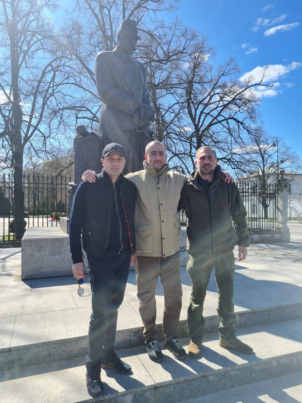 Frontnews image description