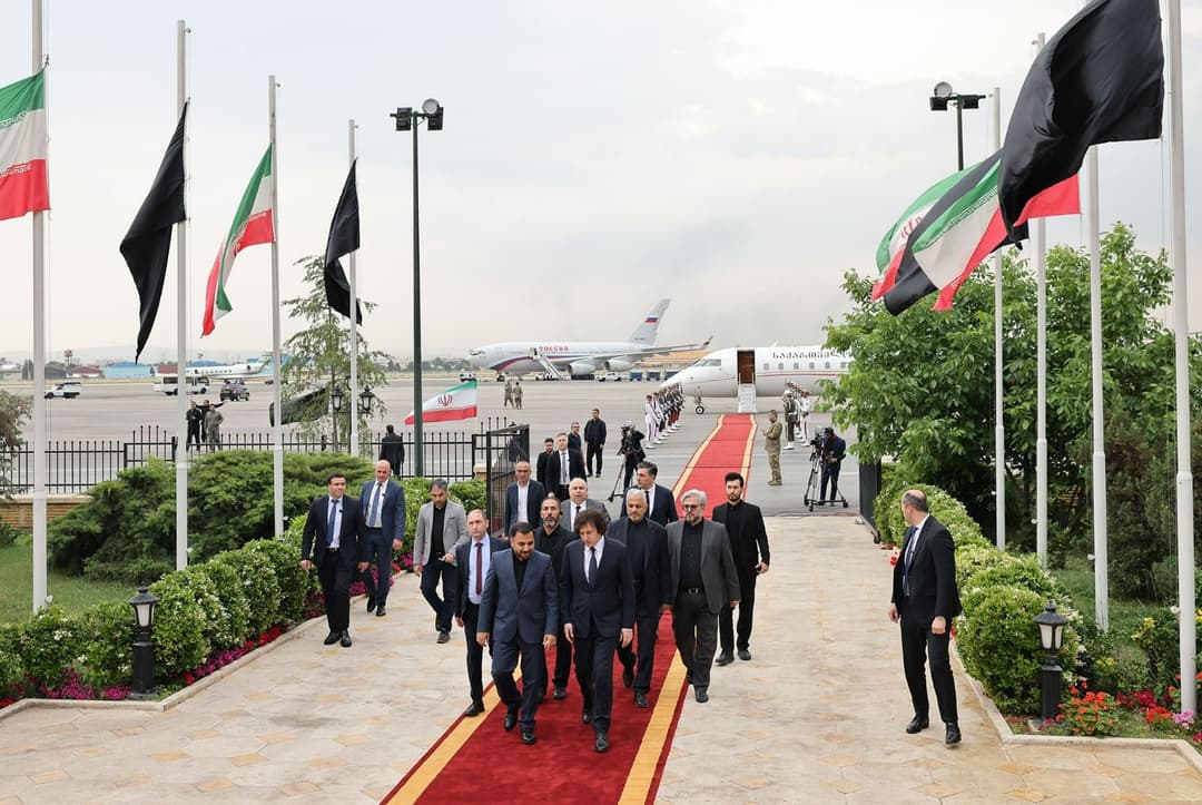 ირაკლი კობახიძე ილია დარჩიაშვილთან ერთად ირანის პრეზიდენტის და საგარეო საქმეთა მინისტრის დაკრძალვის ცერემონიას დაესწრო