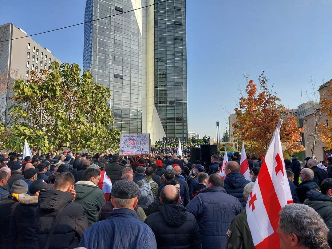 იუსტიციის სამინისტროსთან ოპოზიციის აქცია იმართება