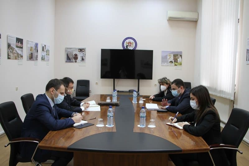 Frontnews image description