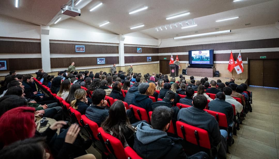 ეროვნული თავდაცვის აკადემიას “საქართველოს ახალგაზრდული პარლამენტის” წევრები ესტუმრნენ