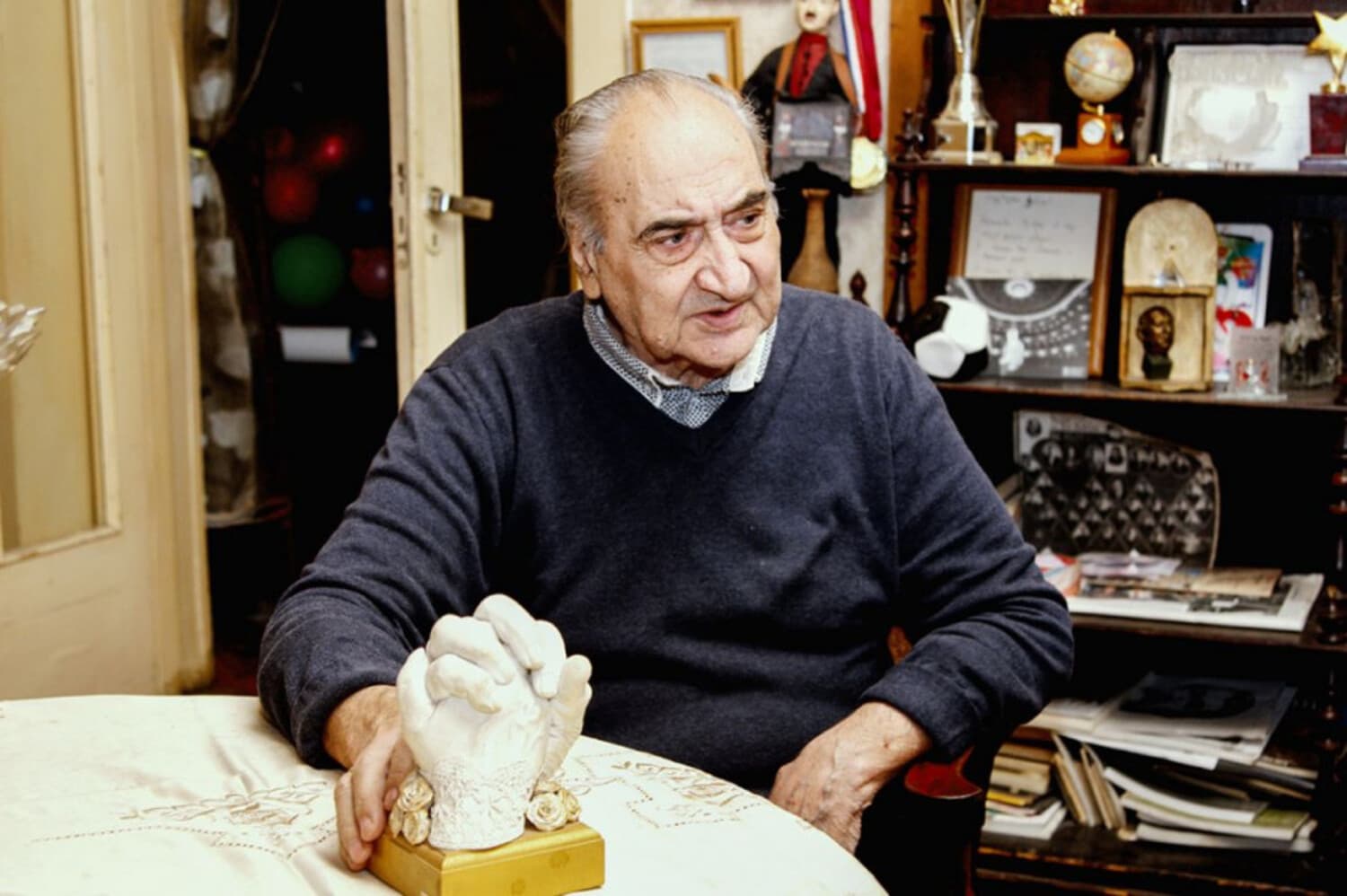 Frontnews image description