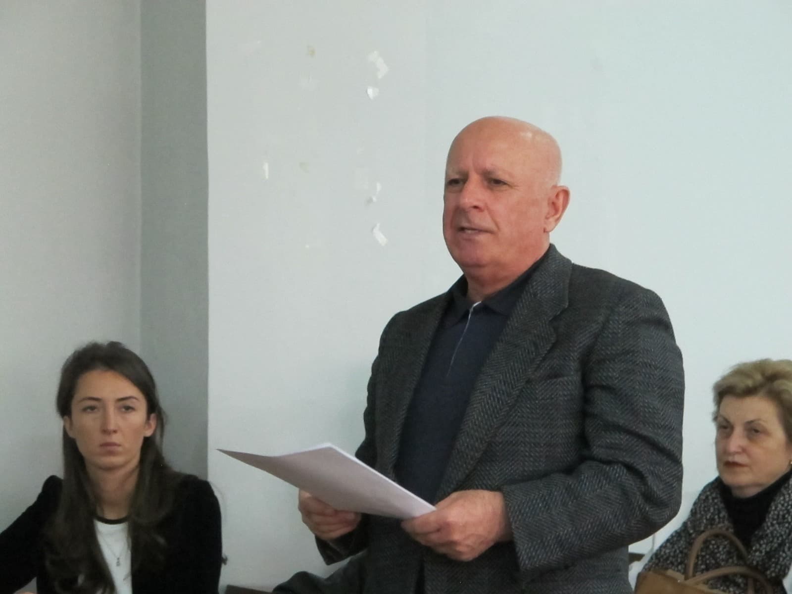 Frontnews image description