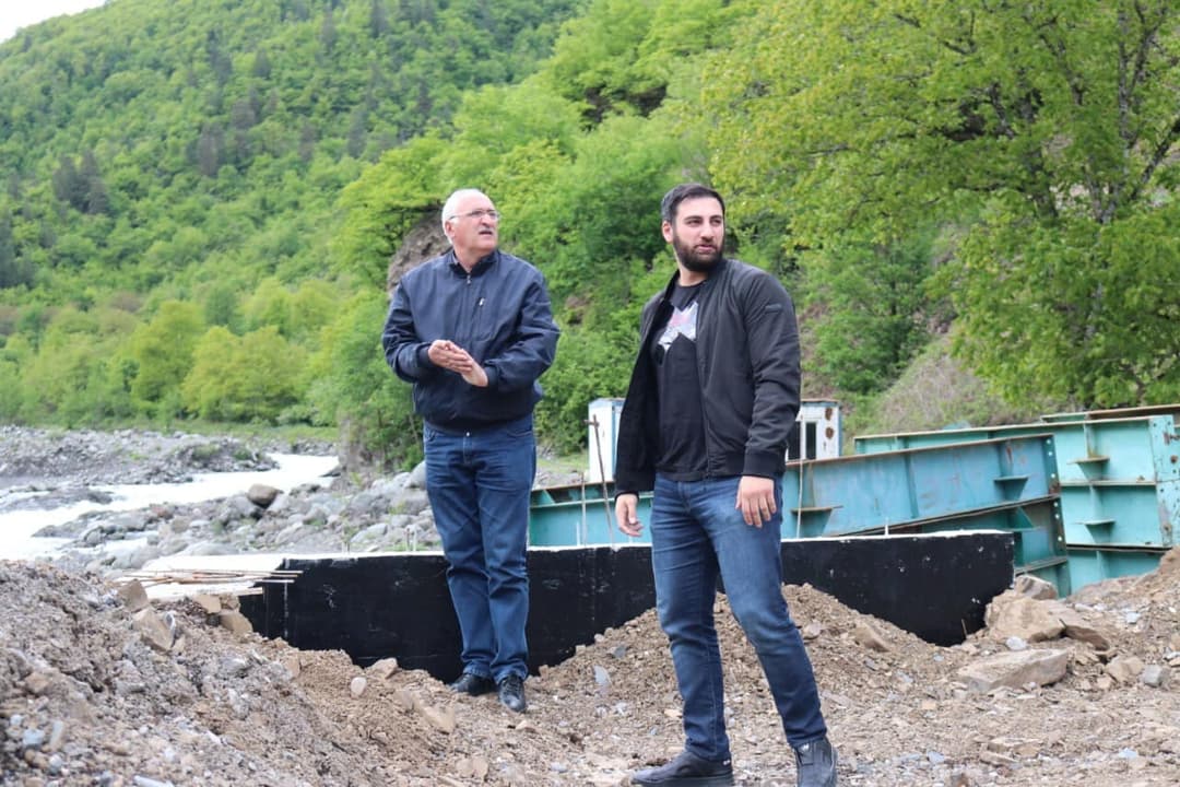 ონის მერის პირველმა მოადგილემ მდინარე საკაურაზე, სახიდე გადასასვლელის სამშენებლო სამუშაოები დაათვალიერა