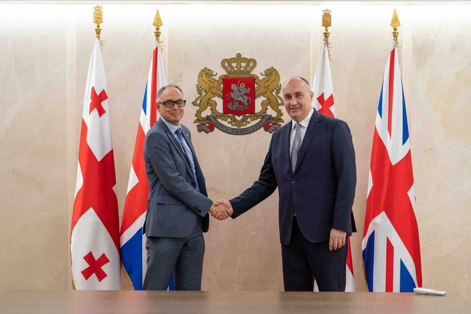 Frontnews image description