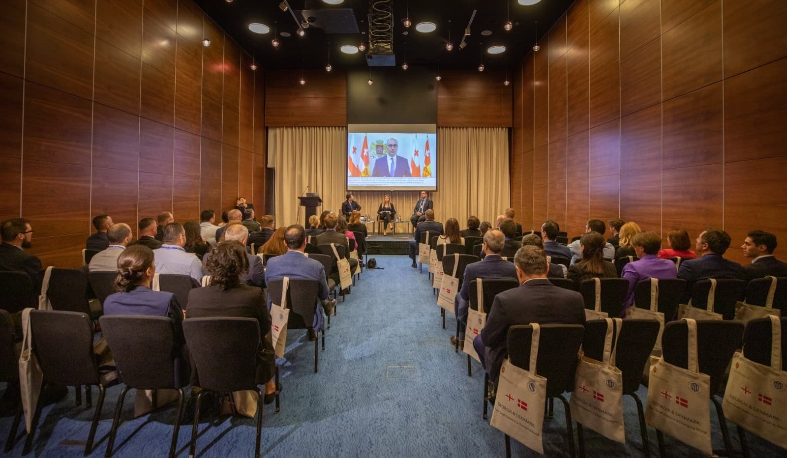 Frontnews image description