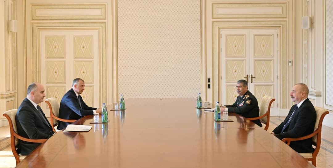 Georgian defence minister discusses security with Azerbaijani president