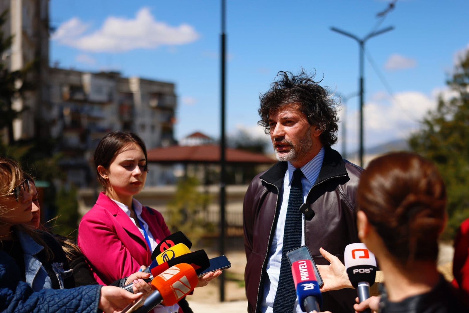 Frontnews image description