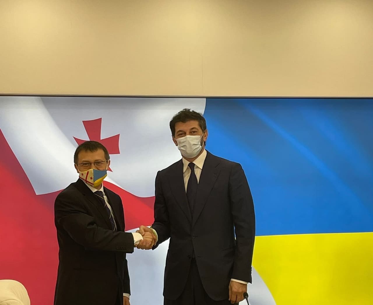 Frontnews image description