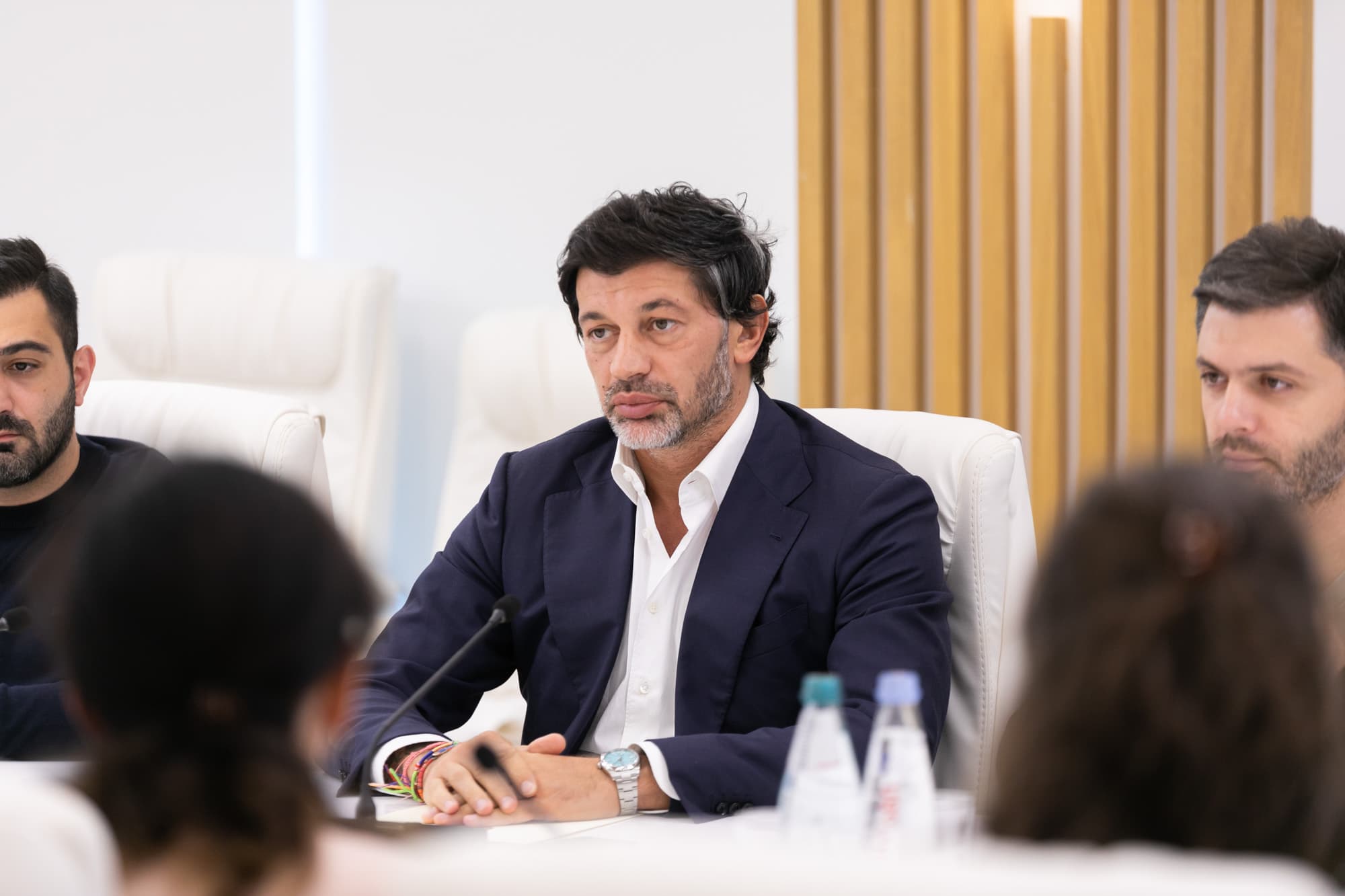 Frontnews image description