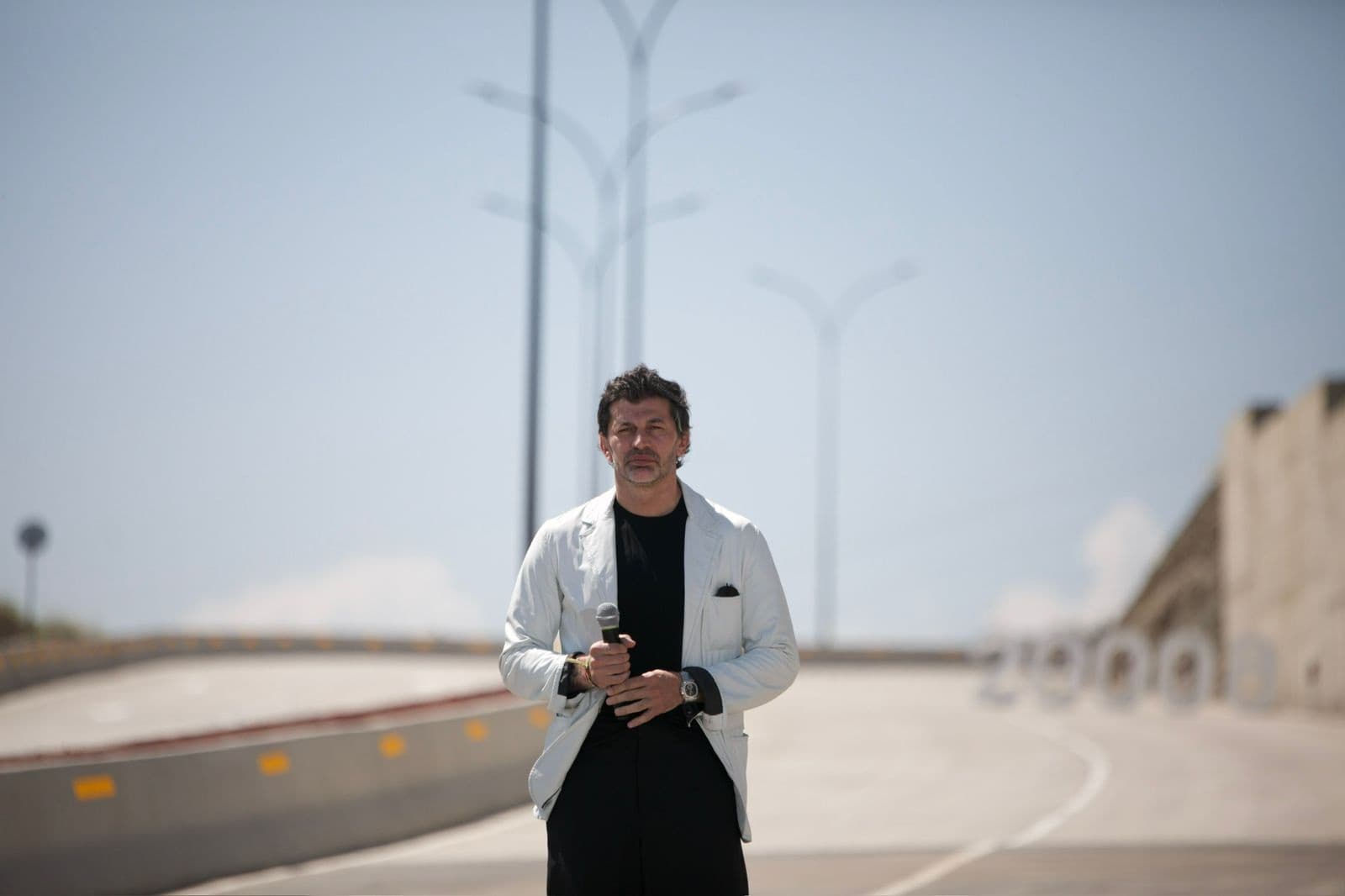 Frontnews image description