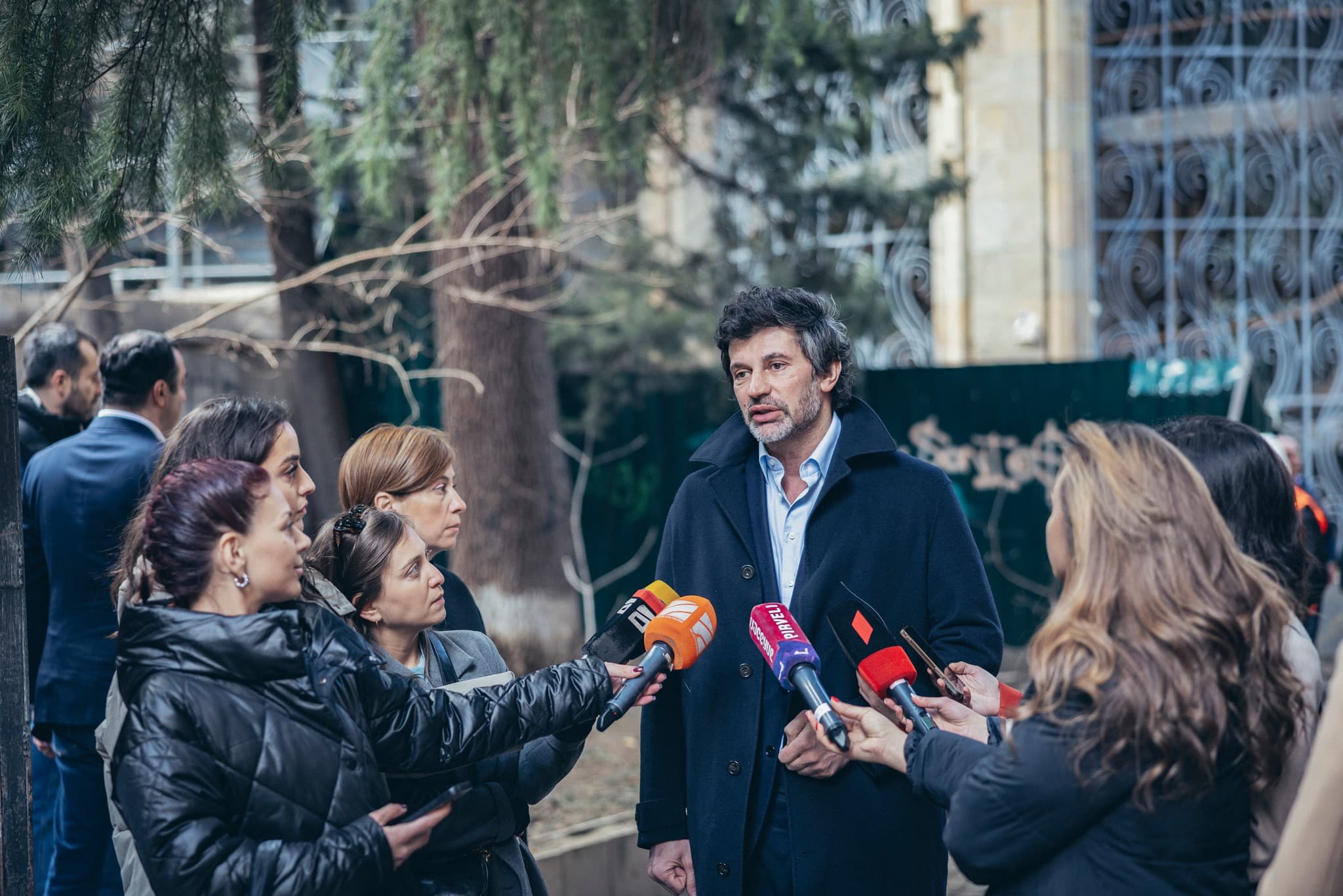 Frontnews image description