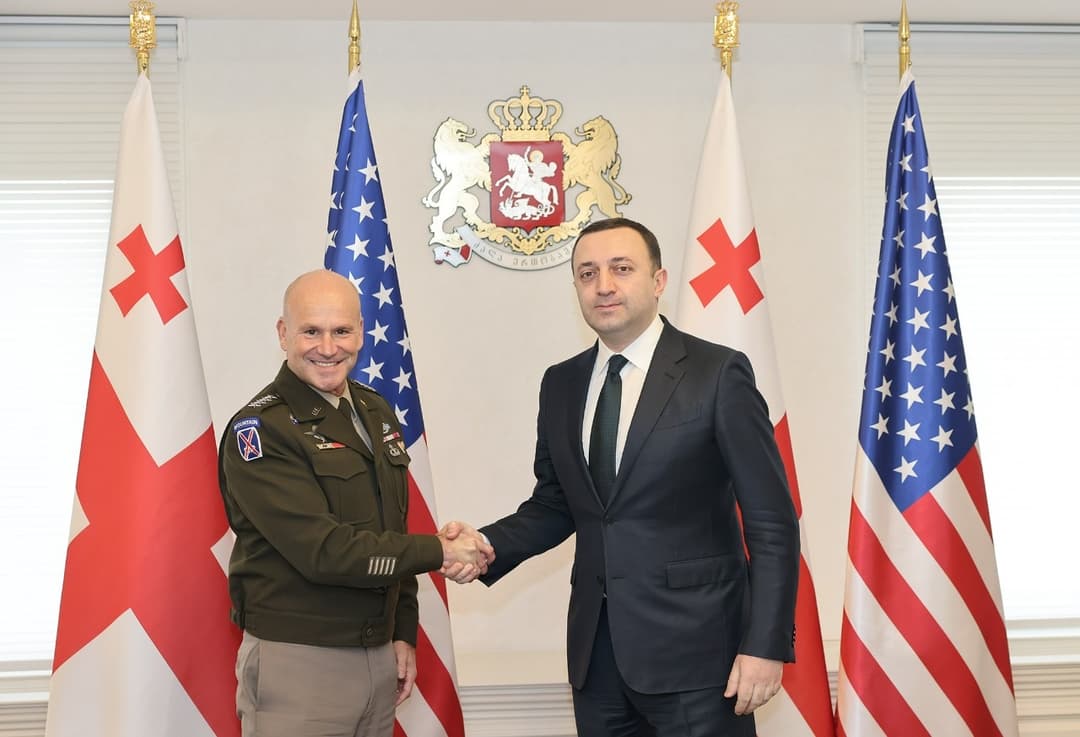 ირაკლი ღარიბაშვილი აშშ-ის ევროპული სარდლობის მეთაურს, გენერალ კრისტოფერ კავოლის შეხვდა