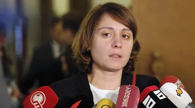 ელენე ხოშტარია – გაოგნებული ვარ იმ ოპოზიციონერებით, რომლებიც აცხადებენ, რომ თურმე უკრაინამ უნდა ახსნას რაღაც და ბოდიში მოიხადოს