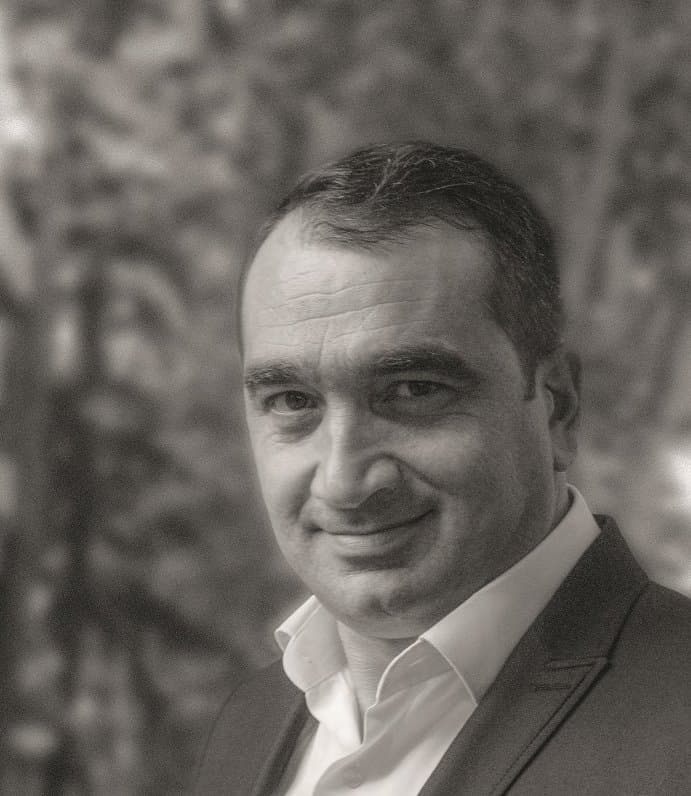 მოძრაობის თეატრის დირექტორი ახალი სეზონიდან თენგიზ ხუხია იქნება