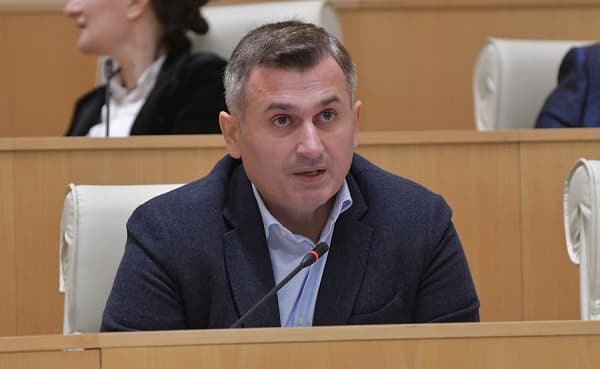 დავით კირკიტაძე – ახლა ისრების სხვაგან გადატანა და ენერგიის ხარჯვა სხვა საკითხებზე, არ არის სწორი