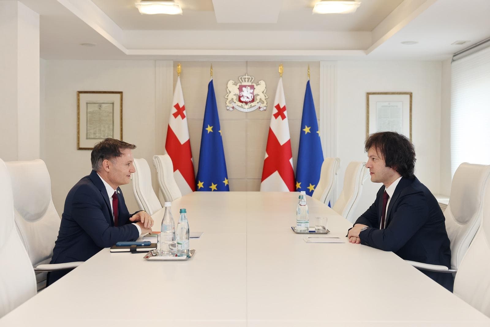 Frontnews image description