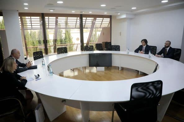 ირაკლი კობახიძე ჩეხეთის ელჩს შეხვდა