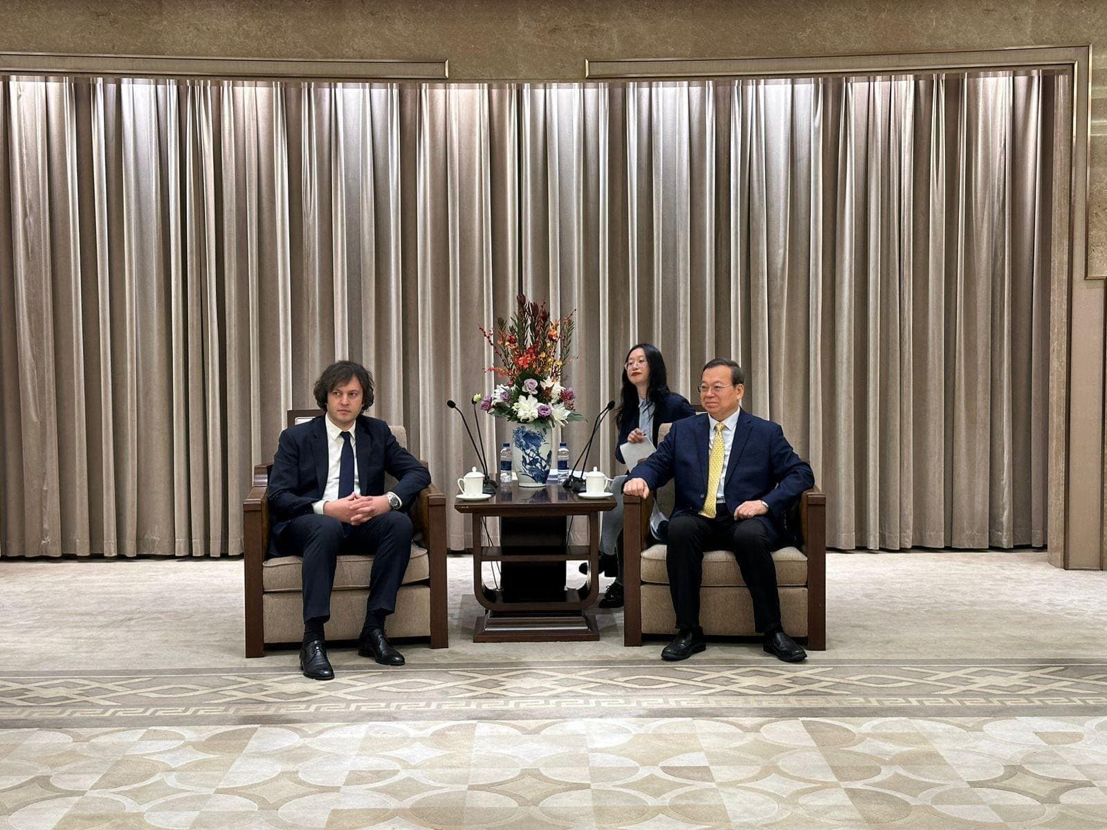 Frontnews image description