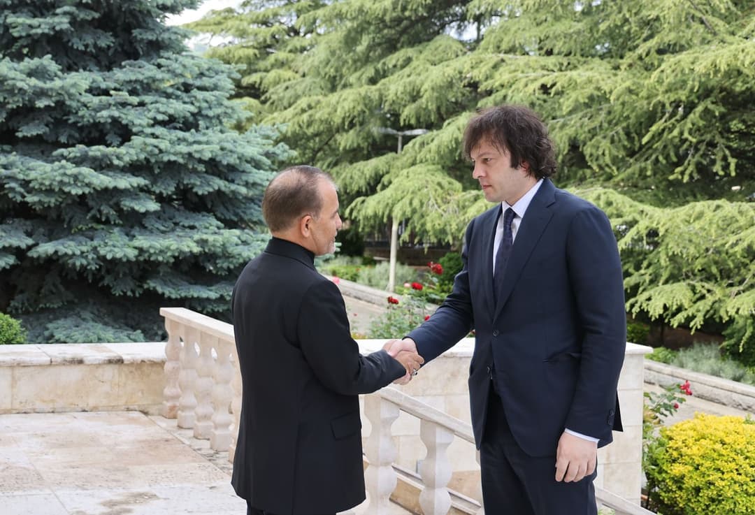 ირაკლი კობახიძემ ირანის საელჩოში გახსნილ სამძიმრის წიგნში ჩანაწერი დატოვა