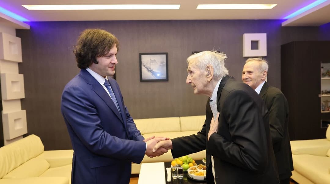ირაკლი კობახიძემ უხუცეს საჯარო მოხელეს 100 წლის იუბილე მიულოცა