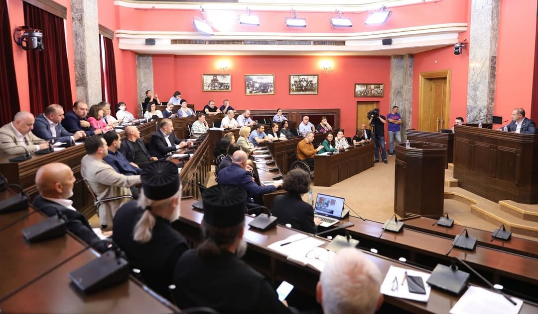 ოთხმა კომიტეტმა ოჯახური ღირებულებებისა და არასრულწლოვანის დაცვის შესახებ საკანონმდებლო პაკეტი განიხილა