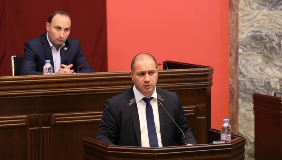 იურიდიულ საკითხთა კომიტეტმა “საარჩევნო კოდექსსა“ და “მოქალაქეთა პოლიტიკური გაერთიანებების შესახებ“ კანონში ცვლილებები პირველი მოსმენით განიხილა