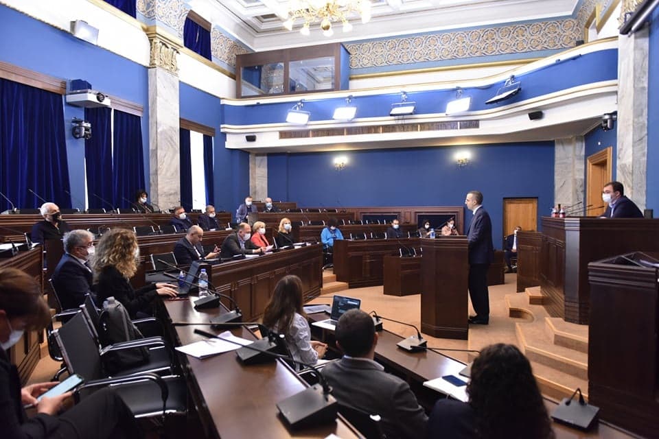 ობიექტებს, რომლებიც აგვისტოს ომის შემდგომ ახორციელებდნენ სამშენებლო საქმიანობას და გათავისუფლებული იყვნენ დღგ-ს გადასახადისგან, შეღავათის ვადა გაუგრძელდებათ