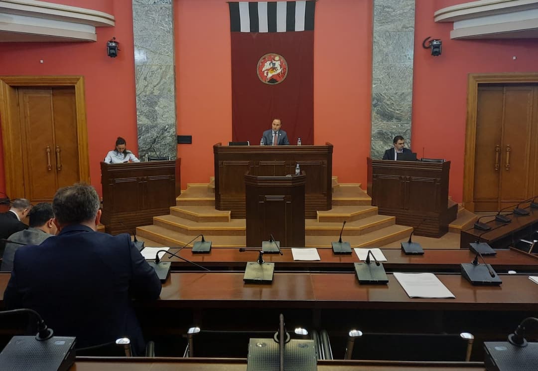 იურიდიულ საკითხთა კომიტეტმა ცხოველების წამებისა და მათ მიმართ სასტიკი მოპყრობისთვის დაწესებული პასუხისმგებლობის გამკაცრების საკითხზე იმსჯელა