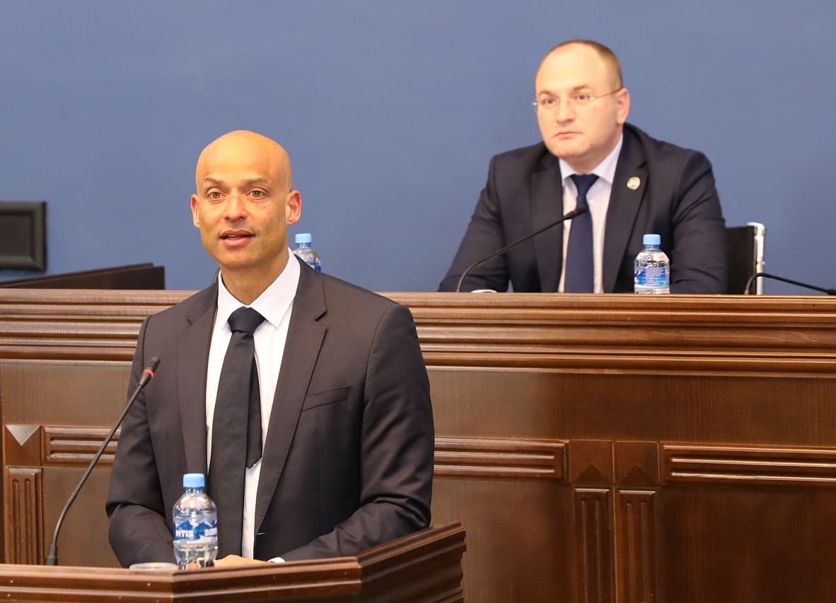 Frontnews image description