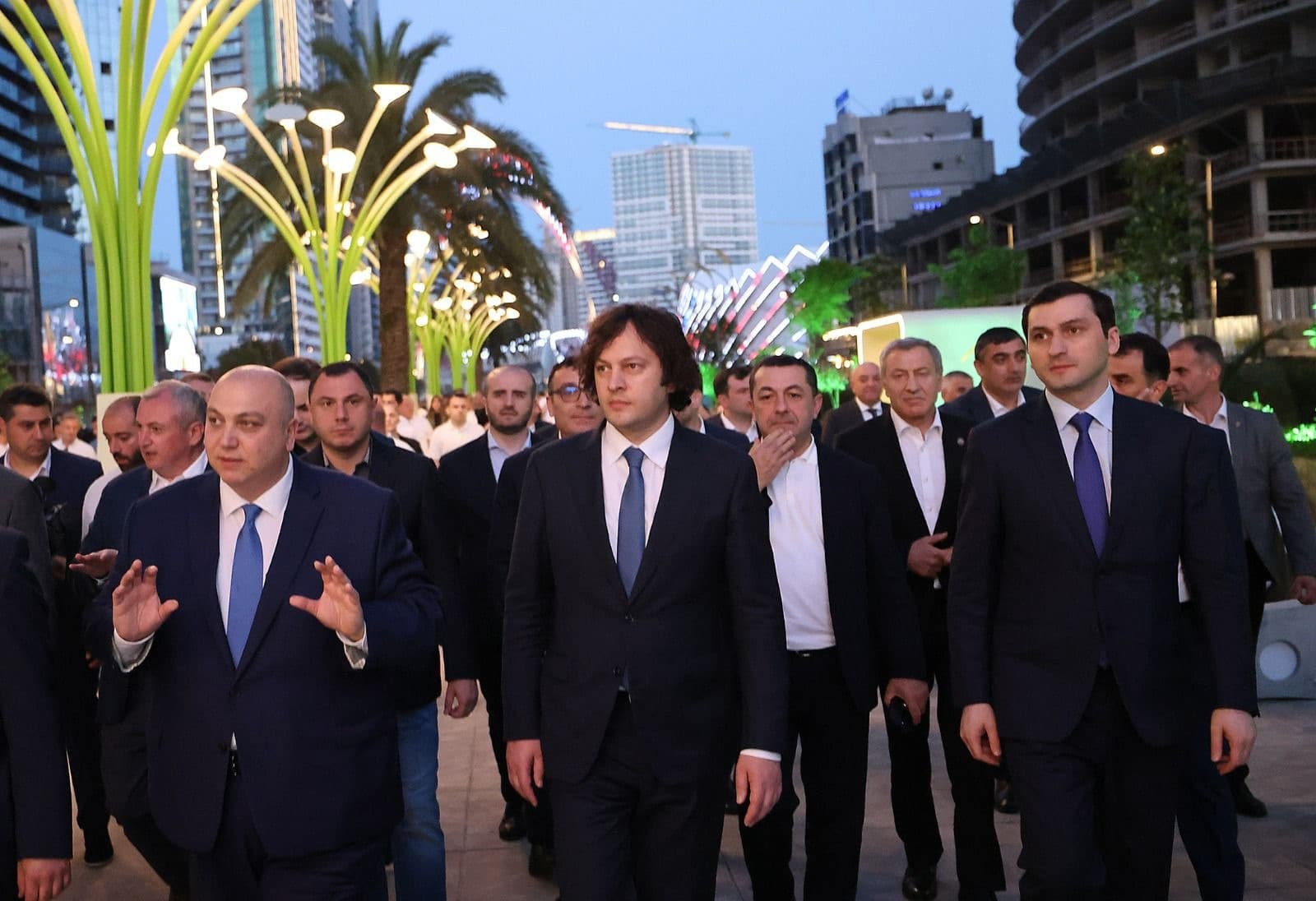 Frontnews image description