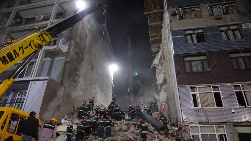 ბათუმში საცხოვრებელი კორპუსის ნგრევის ფაქტზე მიმდინარე გამოძიების ფარგლებში სამი პირი დააკავეს