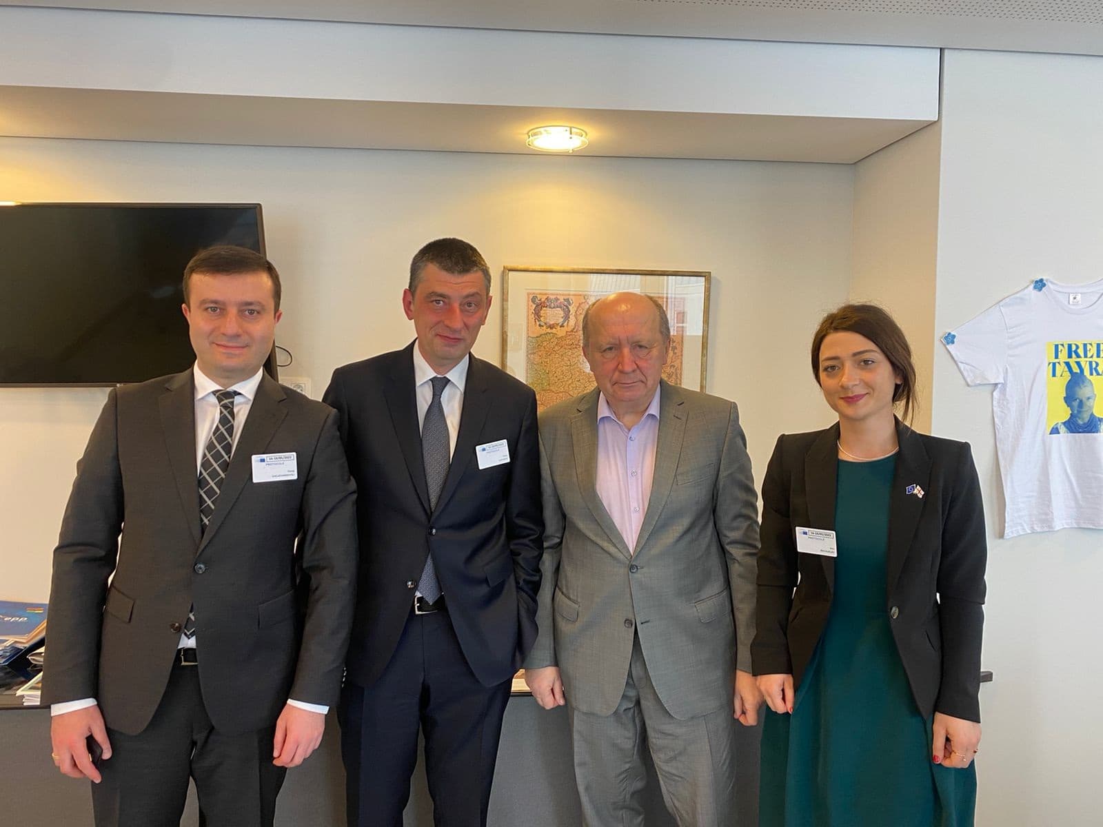 Frontnews image description