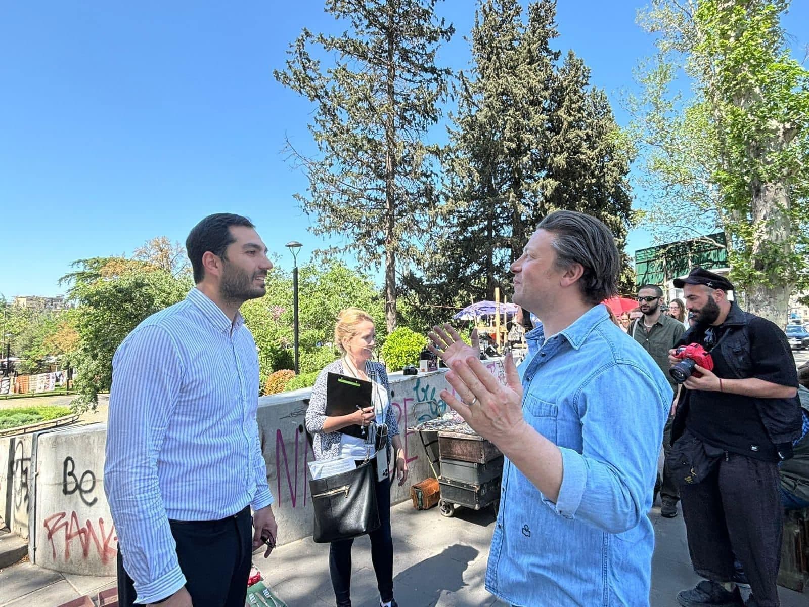 Frontnews image description