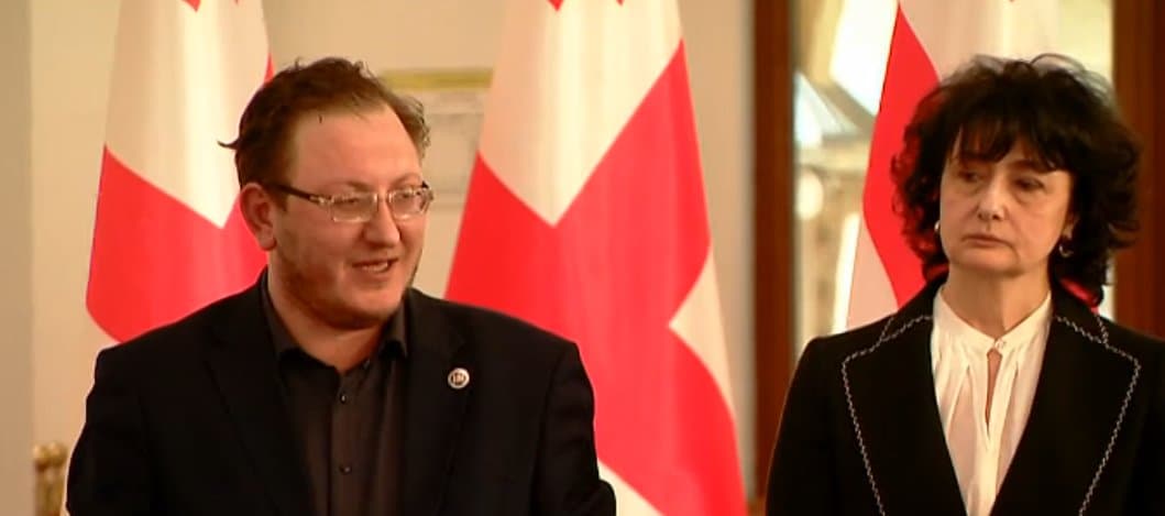 Frontnews image description