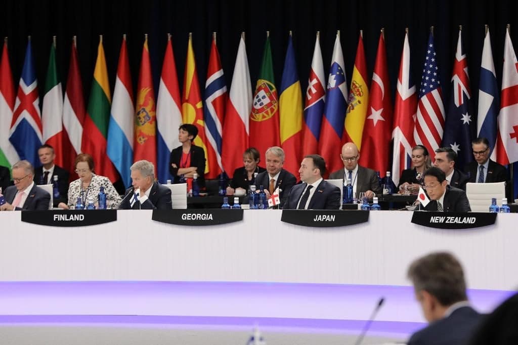 Frontnews image description