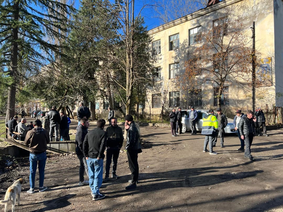 ჭიათურაში მაღაროელები გაიფიცნენ