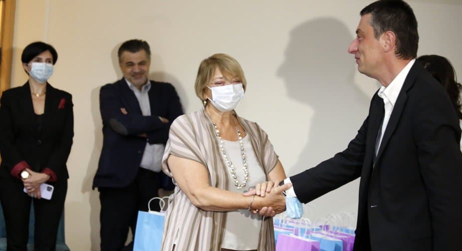 Frontnews image description