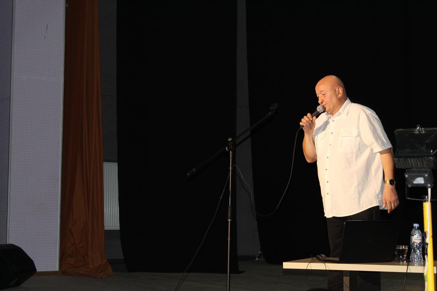 Frontnews image description