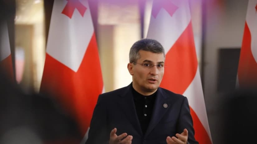 მამუკა მდინარაძე – პირველად, თავისივე ხელით დაწერილი დოკუმენტის მიხედვით, შავით თეთრზე მათ უტყუარად დაადასტურეს, რომ არიან ჯაშუშები