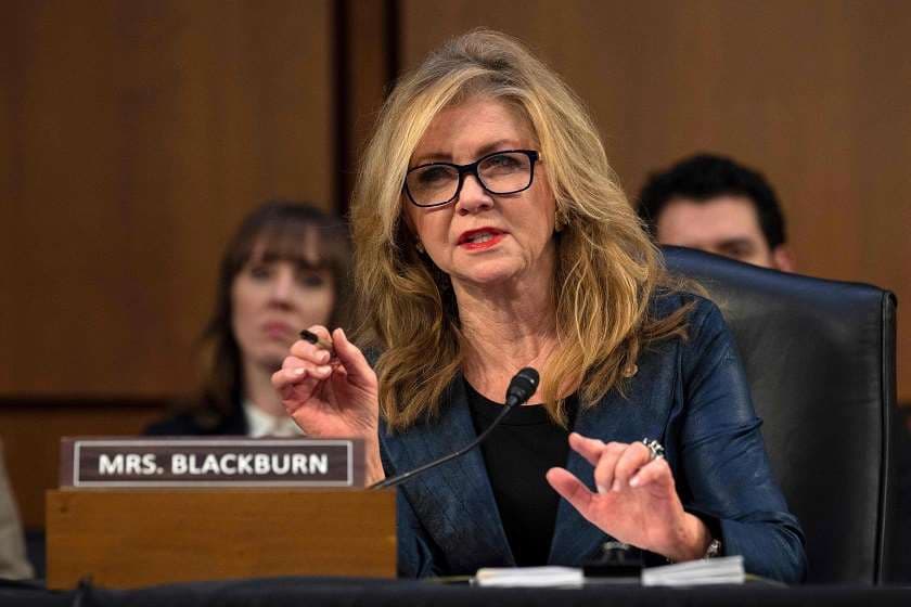 სენატორი მარშა ბლექბერნი ტრამპის სახლში ჩხრეკაზე – ეს კუდიანებზე პოლიტიკური ნადირობაა, რომლის მიზანი პრეზიდენტ ტრამპის დამხობაა