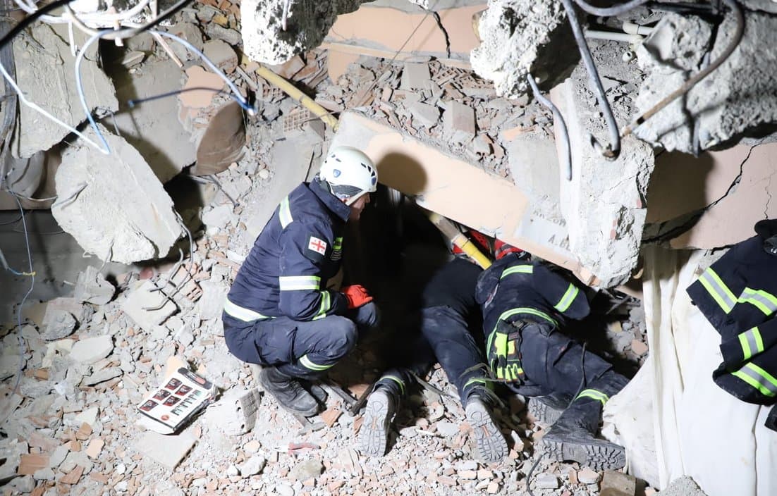 Frontnews image description