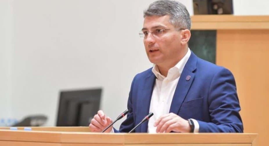 მამუკა მდინარაძე – თურმე, პარლამენტის 48 დეპუტატს მიაჩნია, რომ ქართული სახელმწიფო სახელმწიფო არ არის